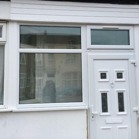 Abbey Wood Station Five Bedroom Self Contained House Exterior photo